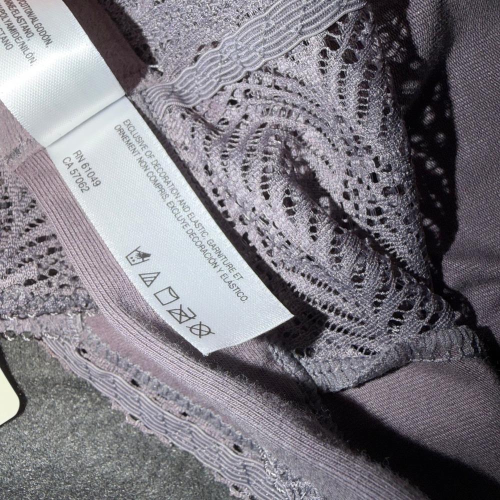 B.tempt'd by Wacoal Mauve Purple Lace Bralette V-Neck Wire-Free Size M NEW - Picture 3 of 4